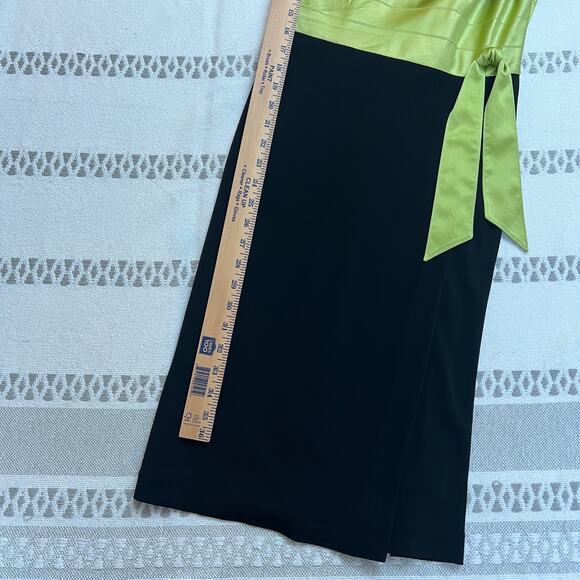 Kay Unger NY Black V-Neck Midi Sheath Sleeveless Cocktail Dress Green Satin Sash - Picture 5 of 12